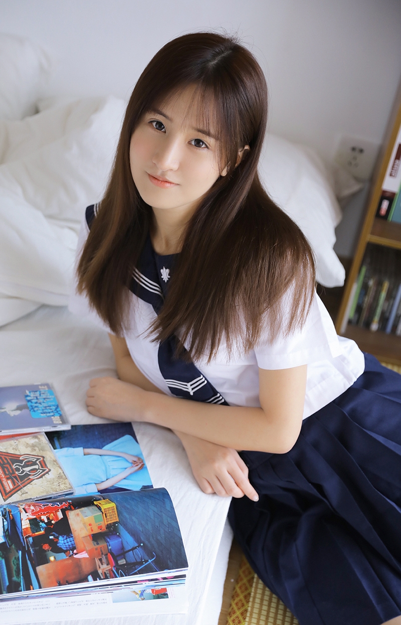 清纯水手服学生妹室内个人写真  第7张