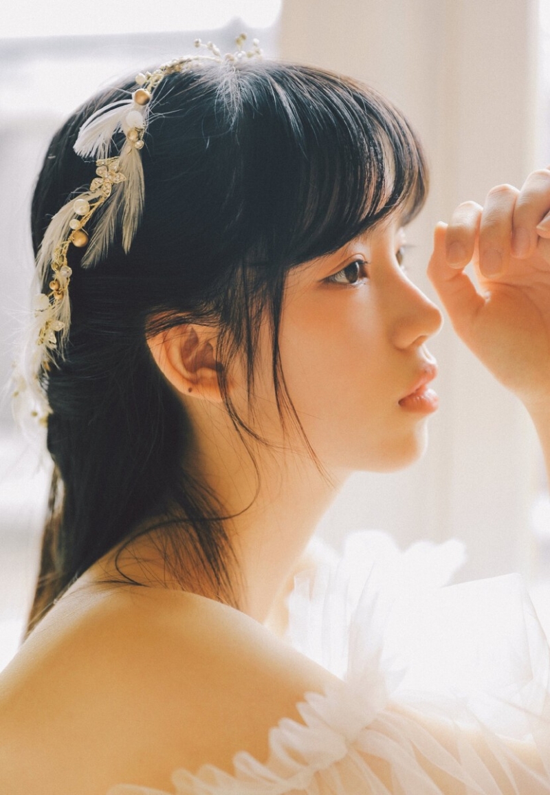 清纯美女蕾丝纱裙香肩诱惑美图  第9张