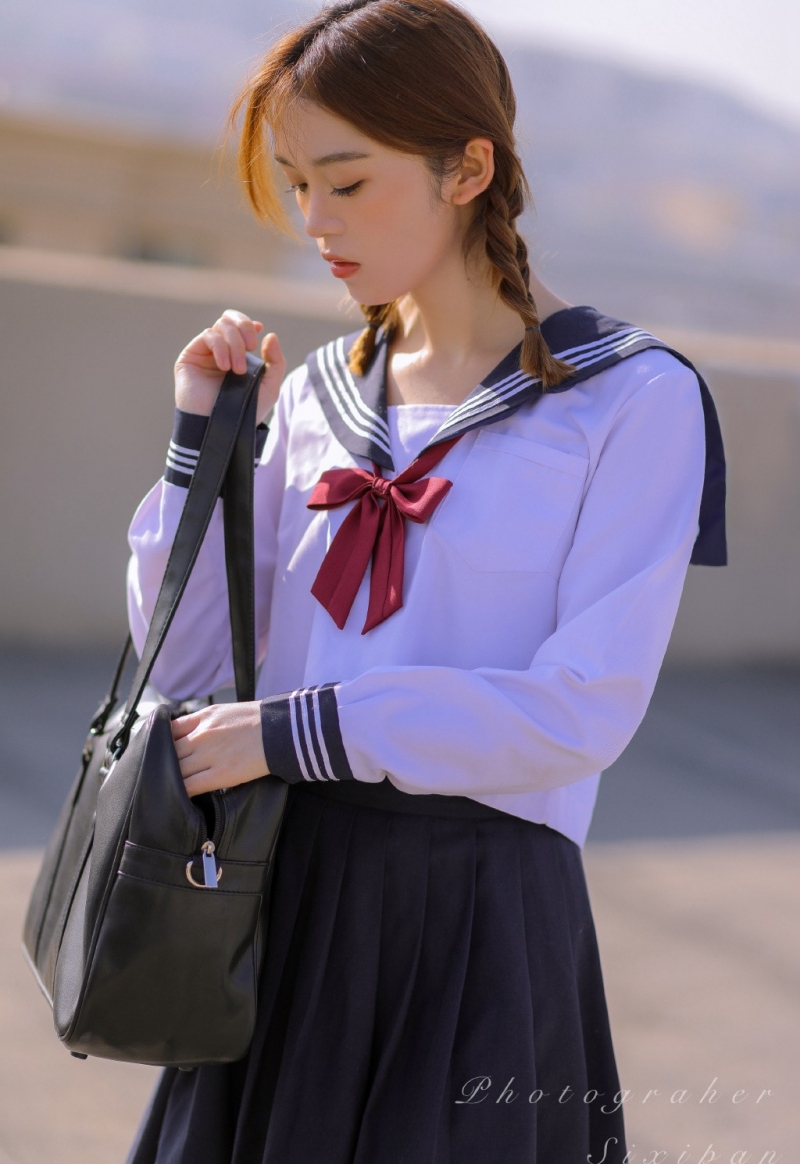 JK制服美女韩式麻花辫精选图片  第7张