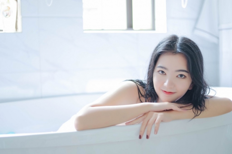 浴室美女苗条身材白嫩肌肤写真  第8张