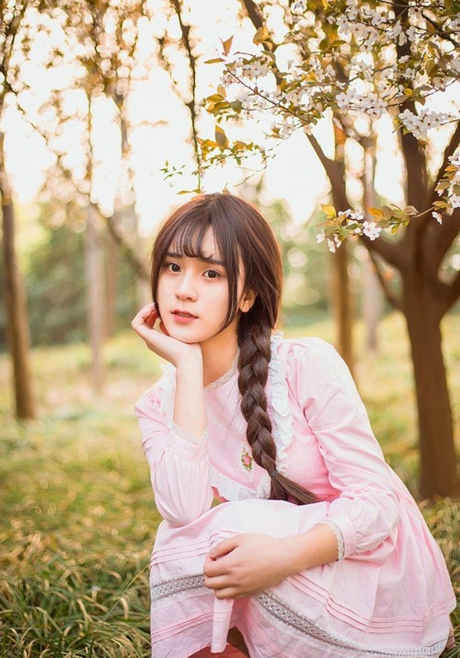 麻花辫小姐姐漂亮脸蛋精选图片  第4张