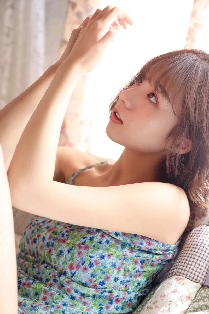 短发美眉圆润香肩修长美腿图片  第6张