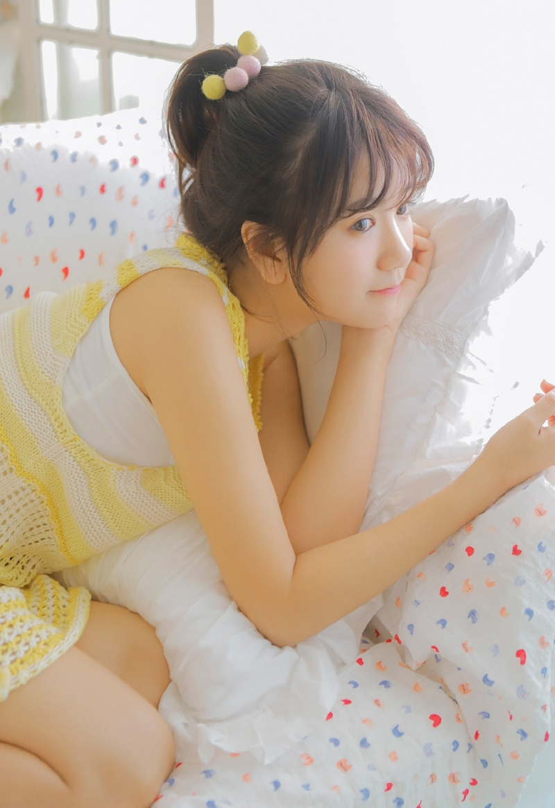 连衣裙小姐姐美腿玉足私房写真  第5张