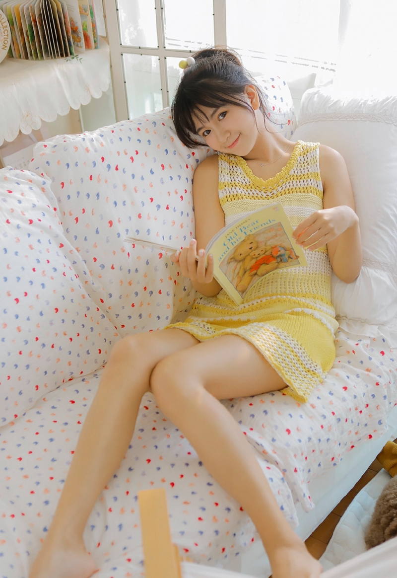 连衣裙小姐姐美腿玉足私房写真  第8张