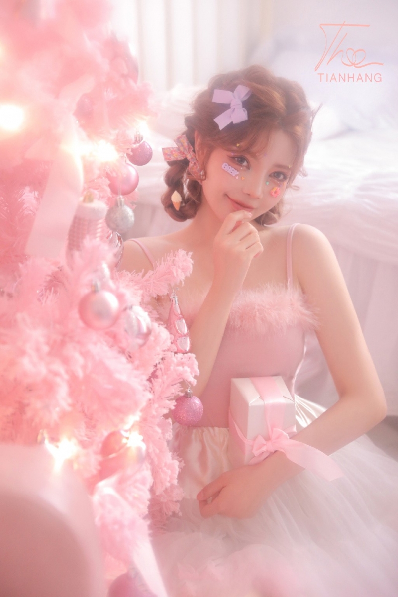 粉嫩小妹吊带短裙梦幻唯美写真  第1张