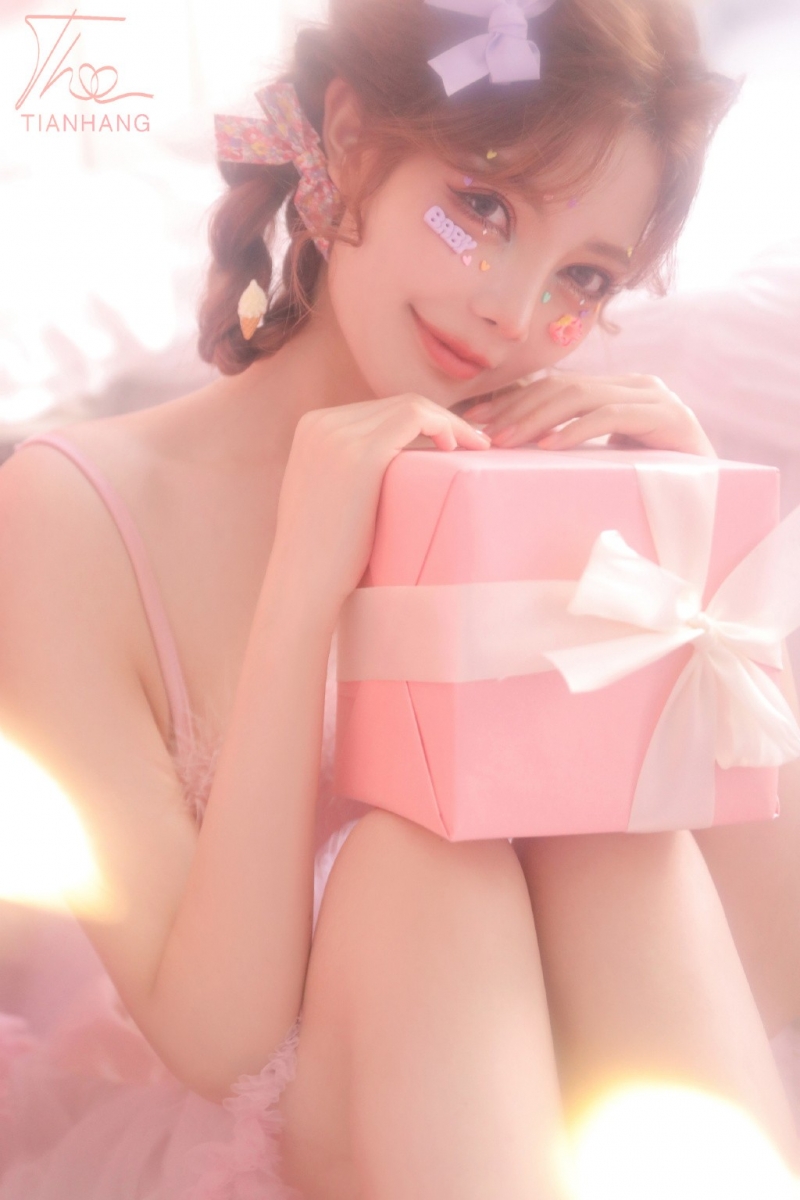 粉嫩小妹吊带短裙梦幻唯美写真  第3张