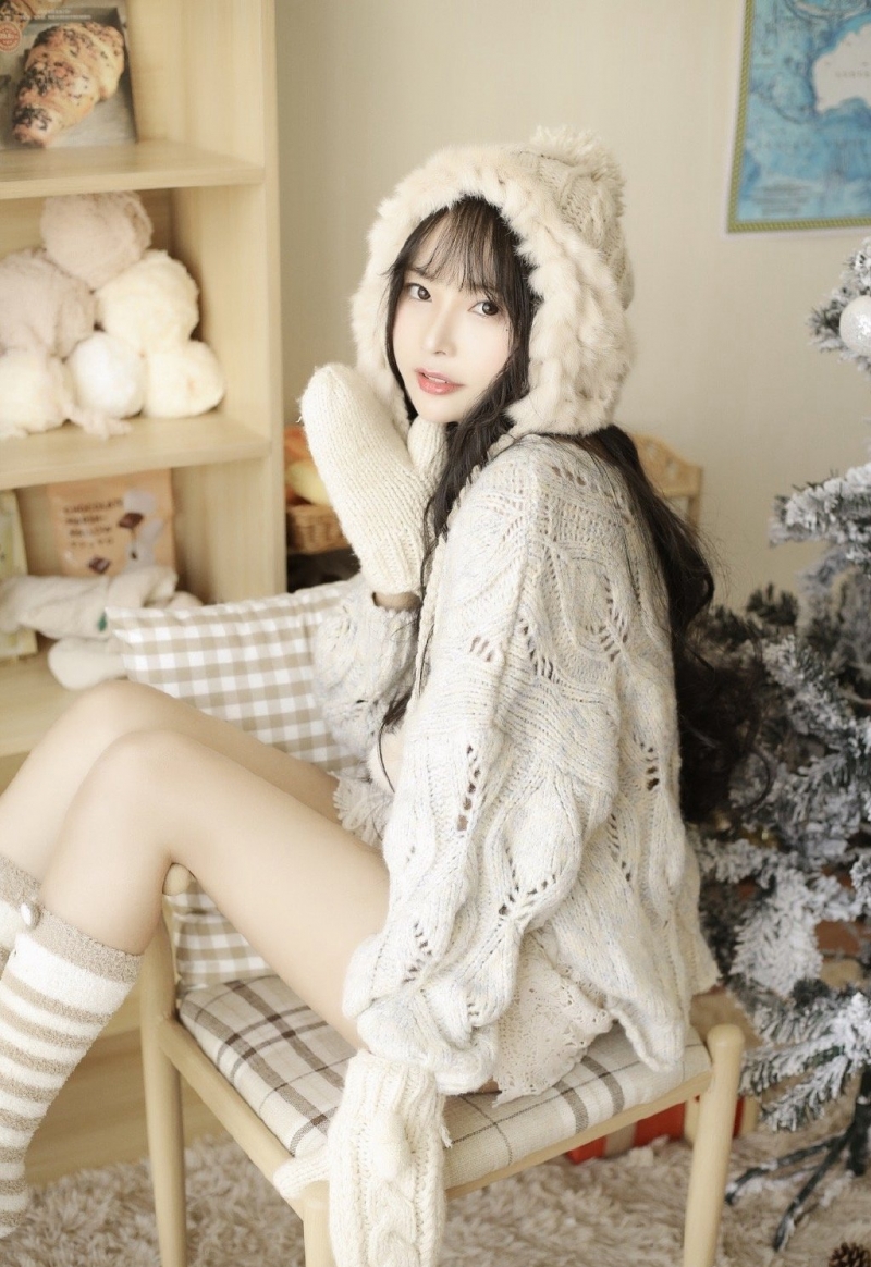 长发美女超短裤大长腿私房写真  第6张