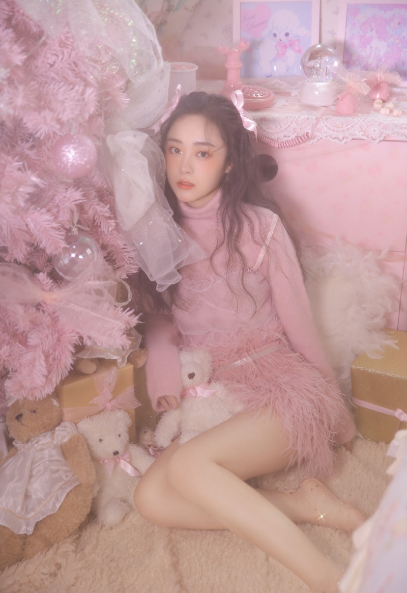 粉嫩小妹波浪卷发浪漫优雅图片  第5张