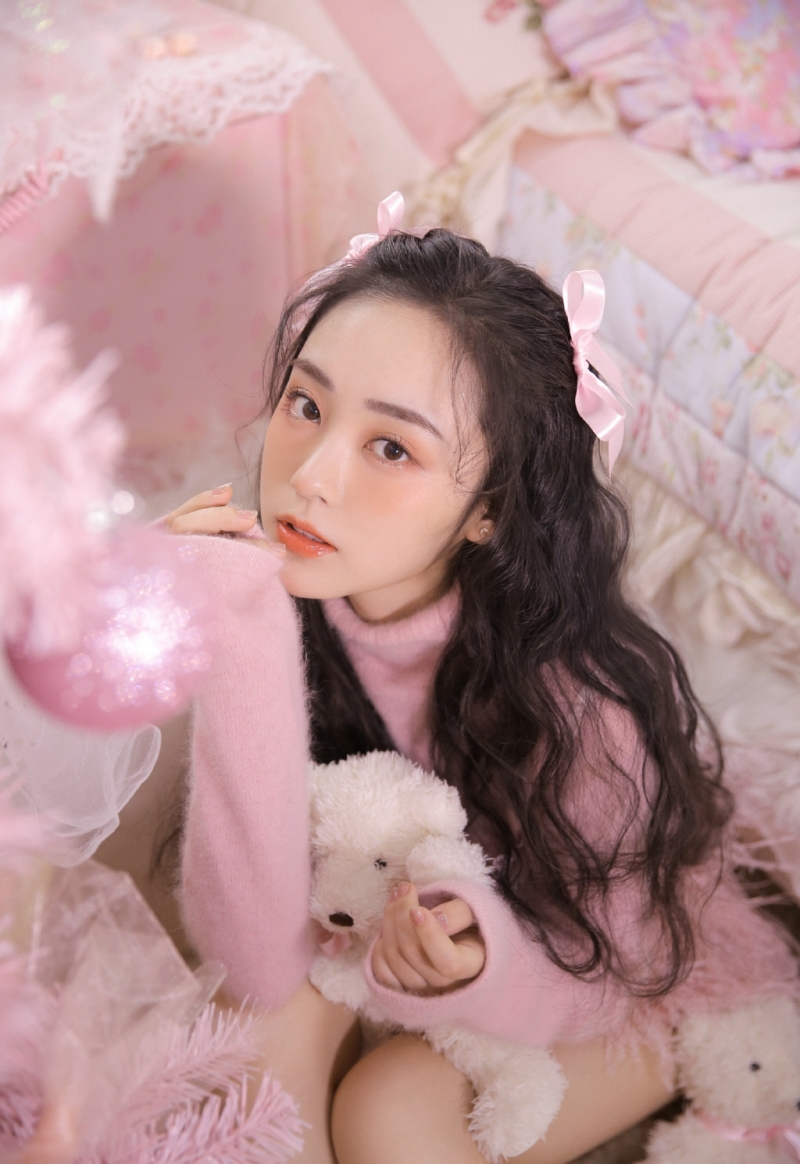 粉嫩小妹波浪卷发浪漫优雅图片  第6张