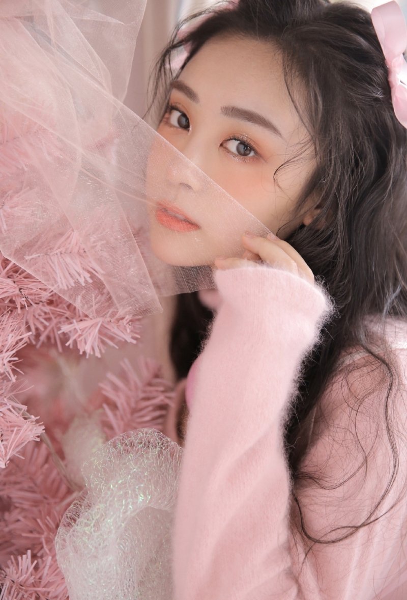 粉嫩小妹波浪卷发浪漫优雅图片  第10张