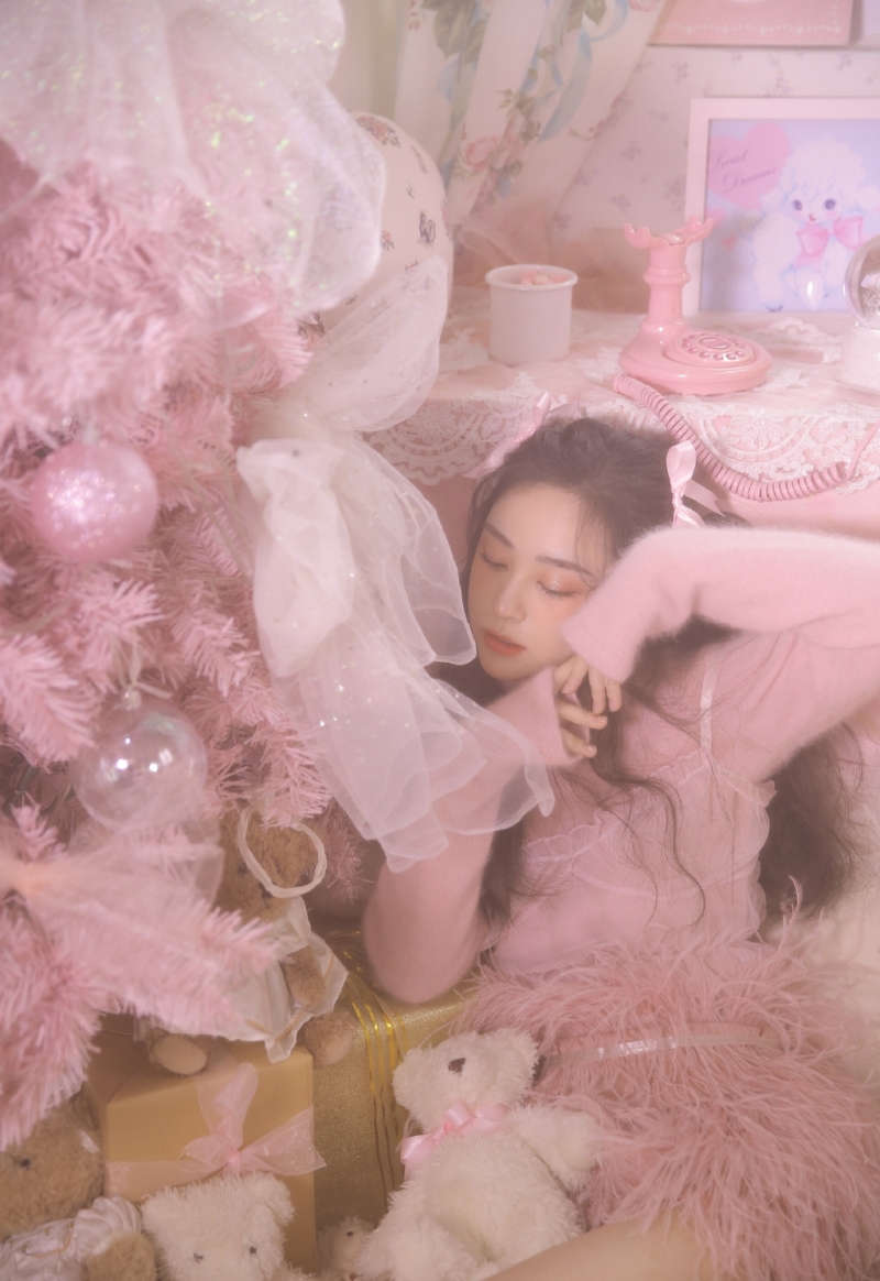 粉嫩小妹波浪卷发浪漫优雅图片  第11张