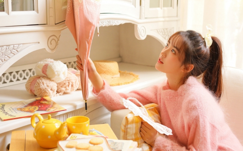 高马尾美女白皙大长腿私房写真  第5张