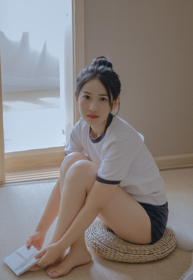 丸子头美女休闲体操服精选图片  第2张