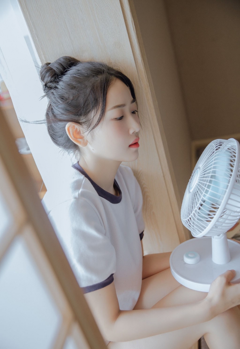 丸子头美女休闲体操服精选图片  第4张