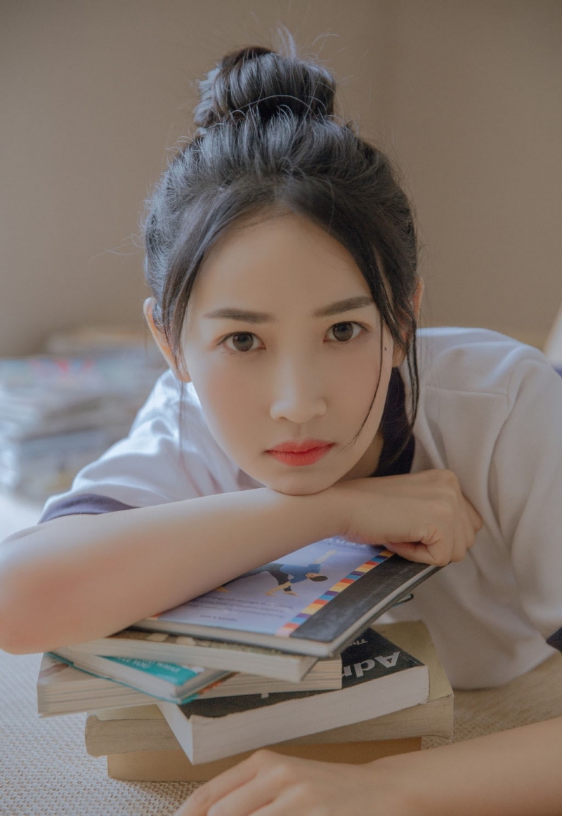丸子头美女休闲体操服精选图片  第5张