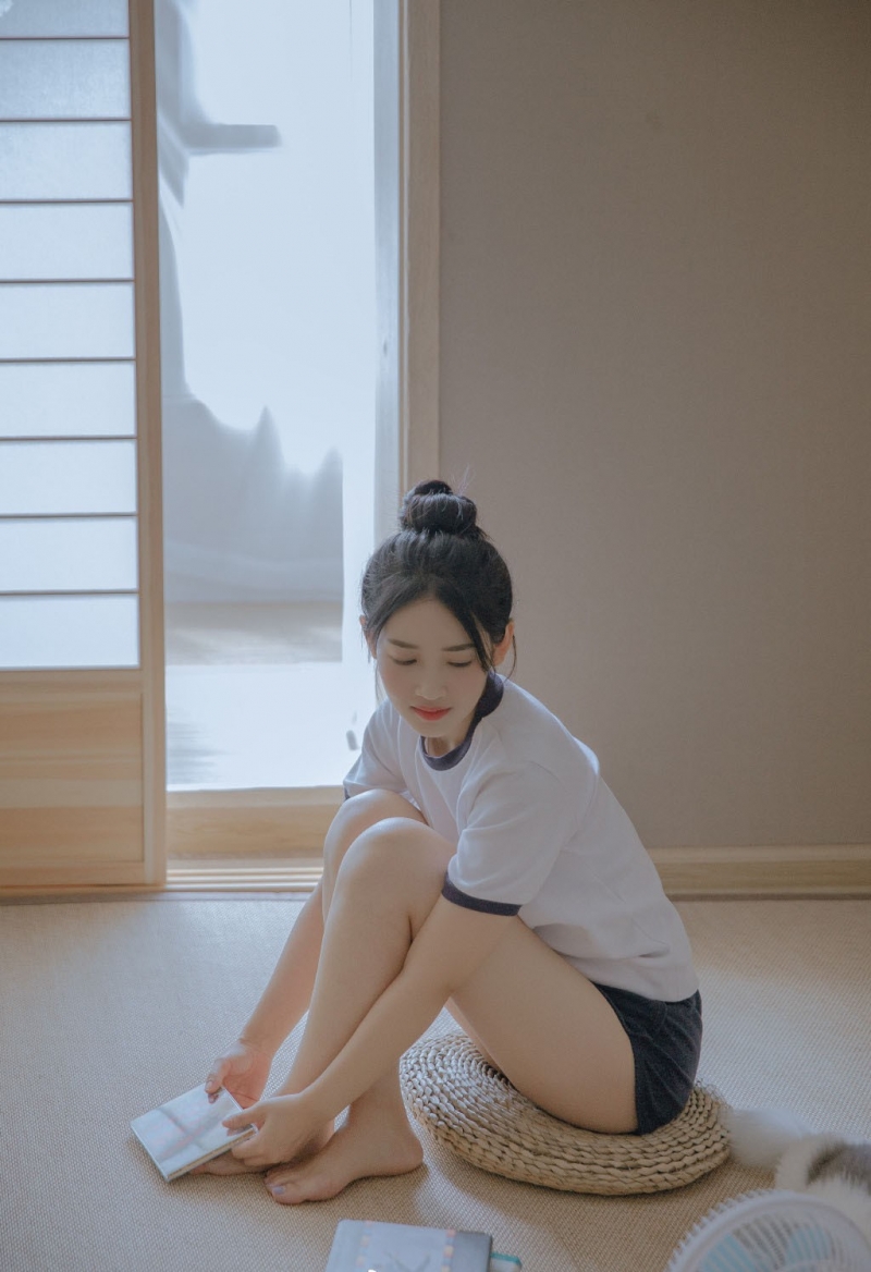 丸子头美女休闲体操服精选图片  第9张