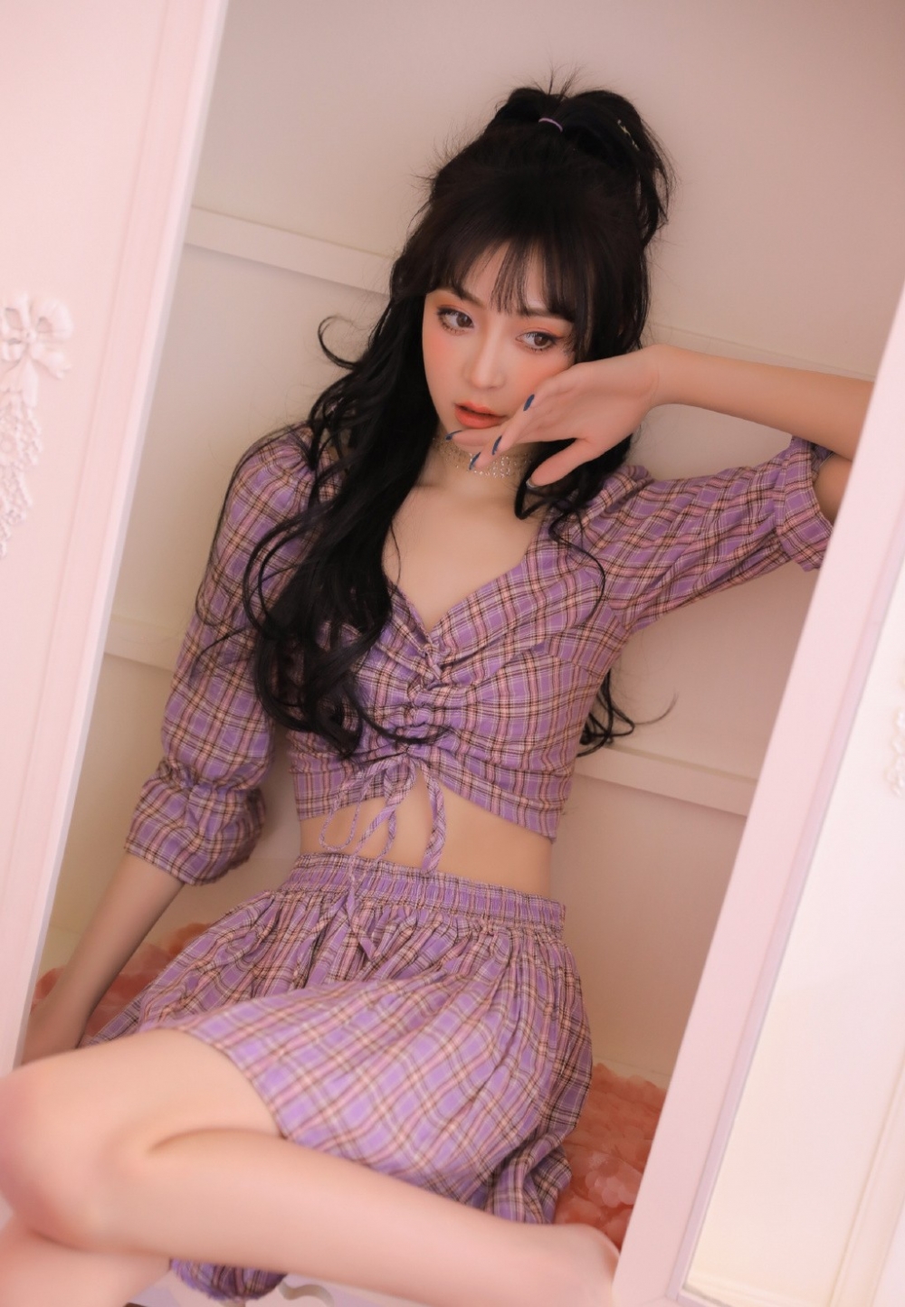 漂亮美眉小蛮腰大长腿私房写真  第2张