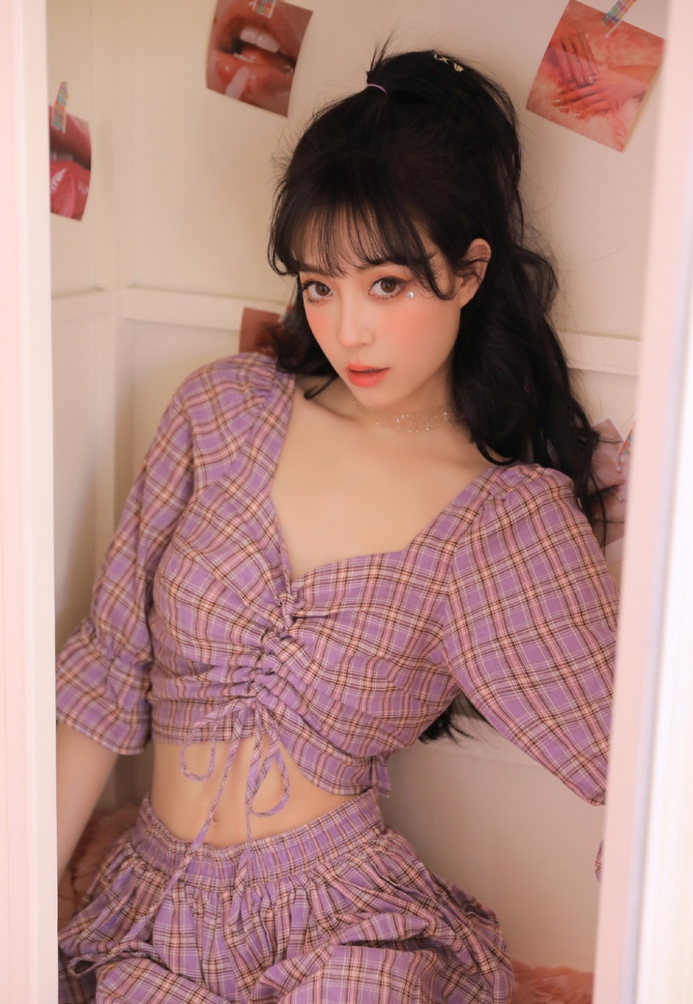 漂亮美眉小蛮腰大长腿私房写真  第8张