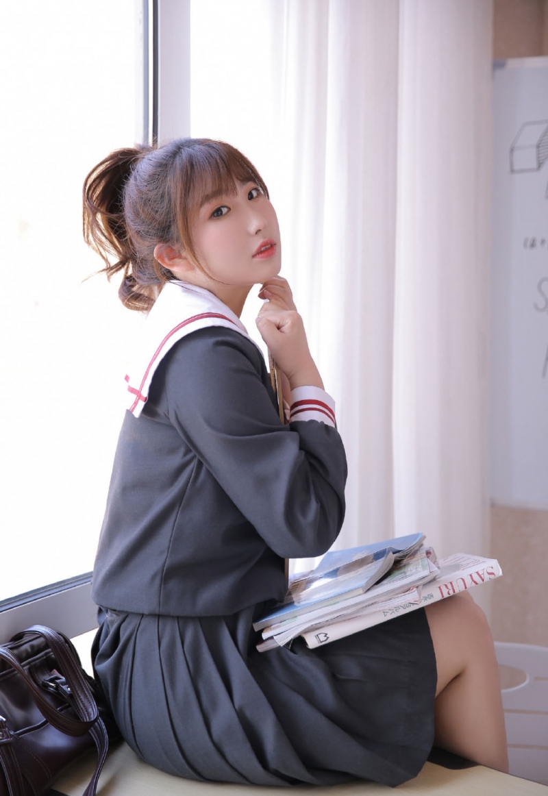 马尾辫美女学生妹水手制服写真  第6张