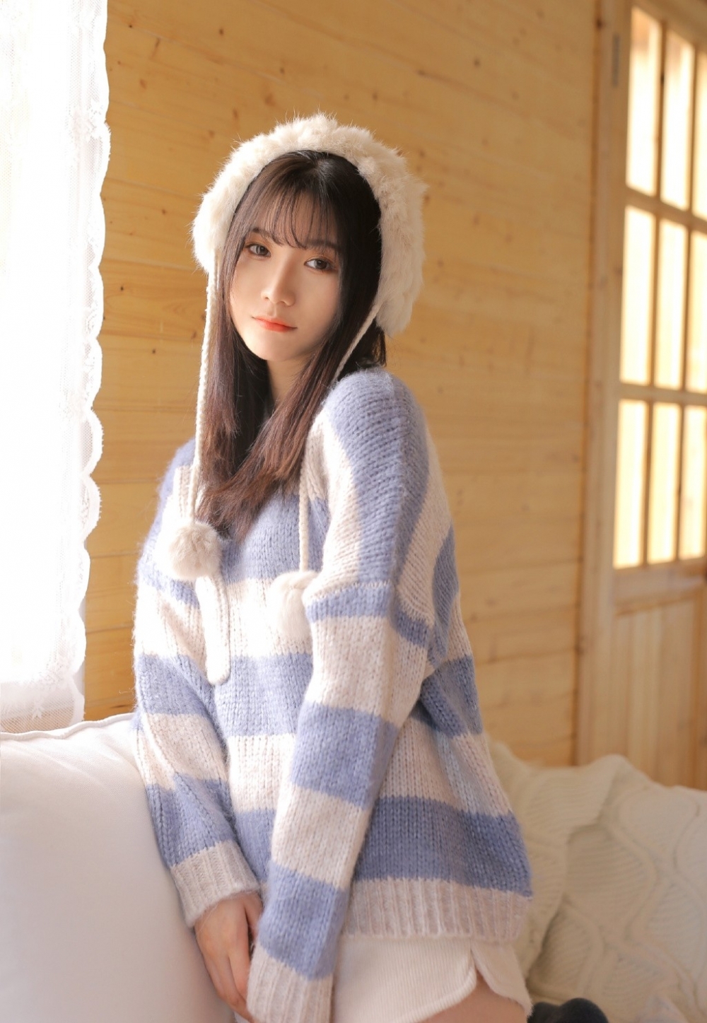 大长腿美少女温柔可人私房写真  第2张