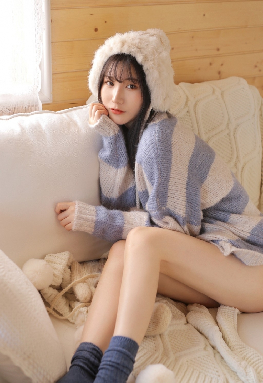 大长腿美少女温柔可人私房写真  第4张