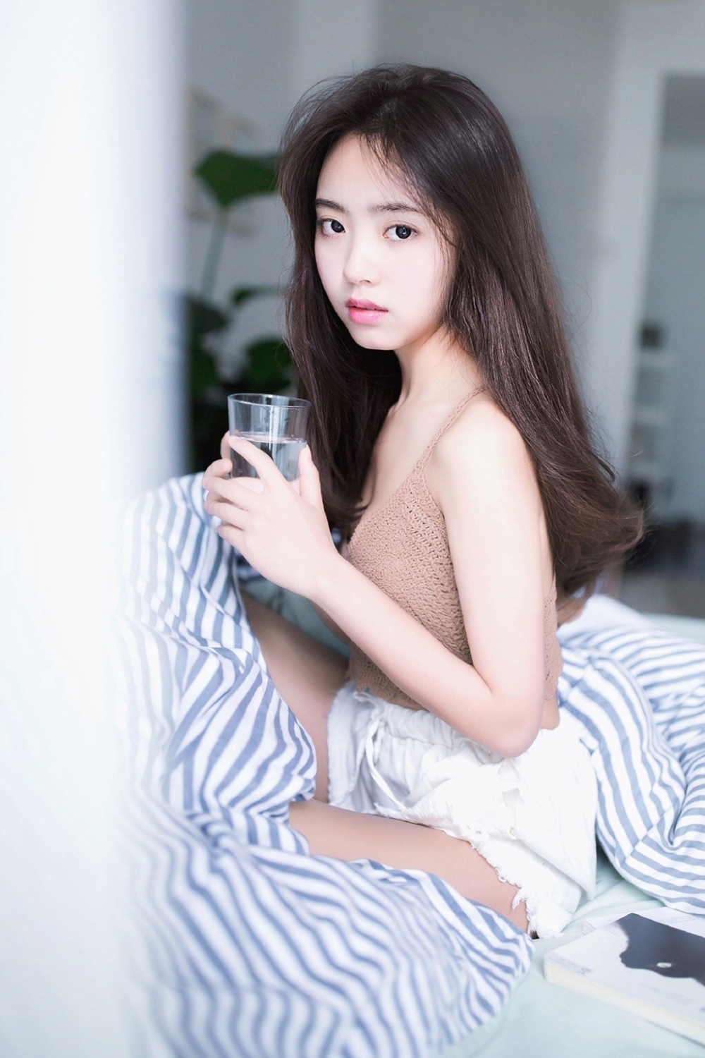 早安少女长发披肩慵懒随性图片  第3张