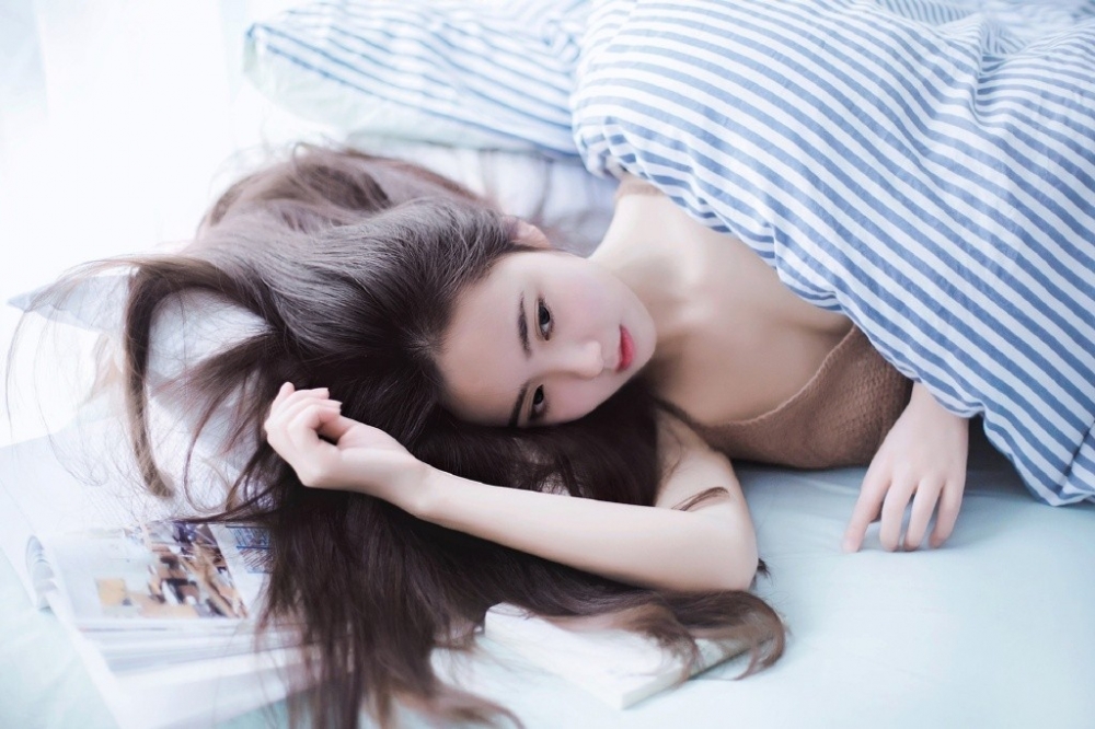 早安少女长发披肩慵懒随性图片  第7张