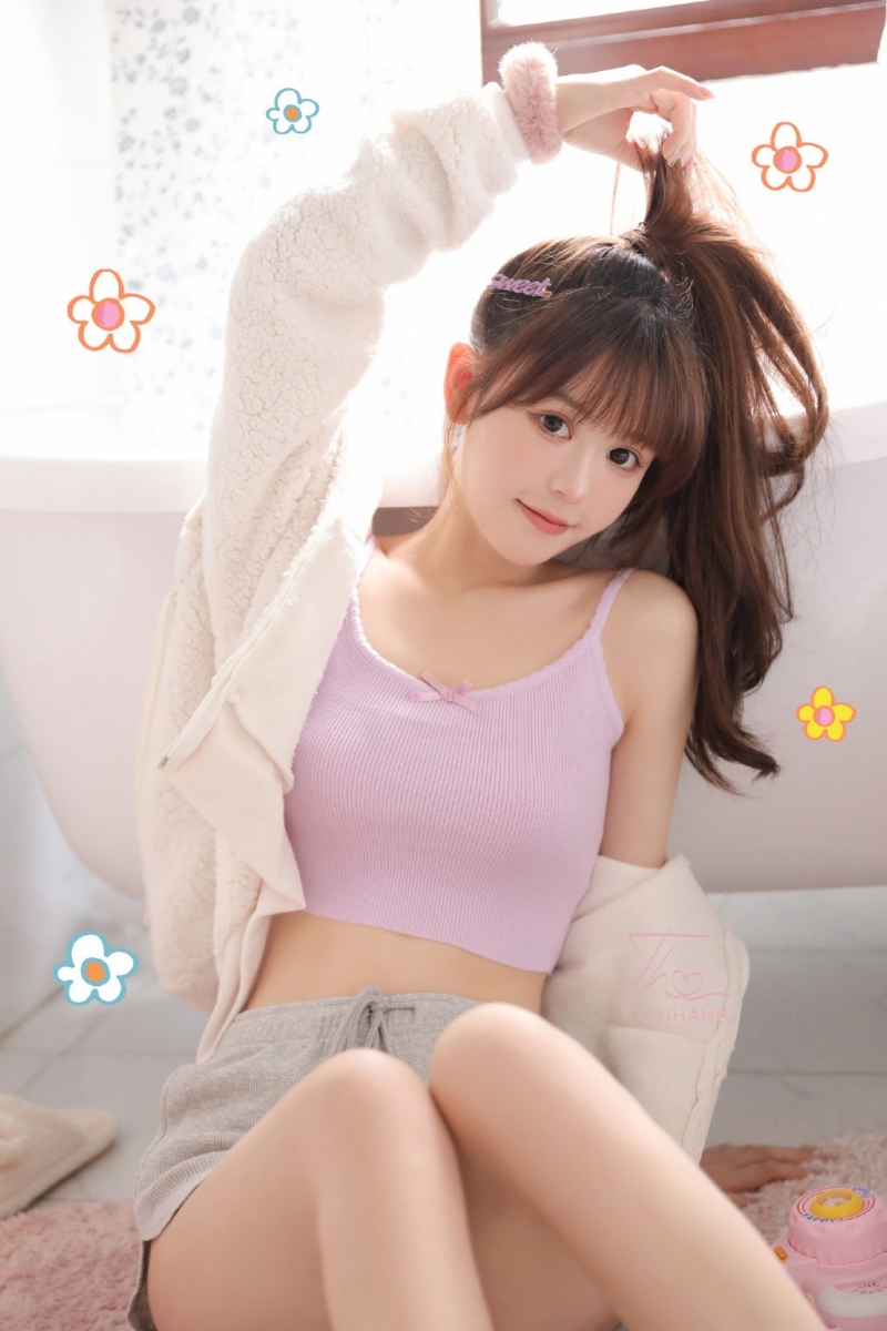 高马尾美少女小蛮腰大长腿写真  第6张