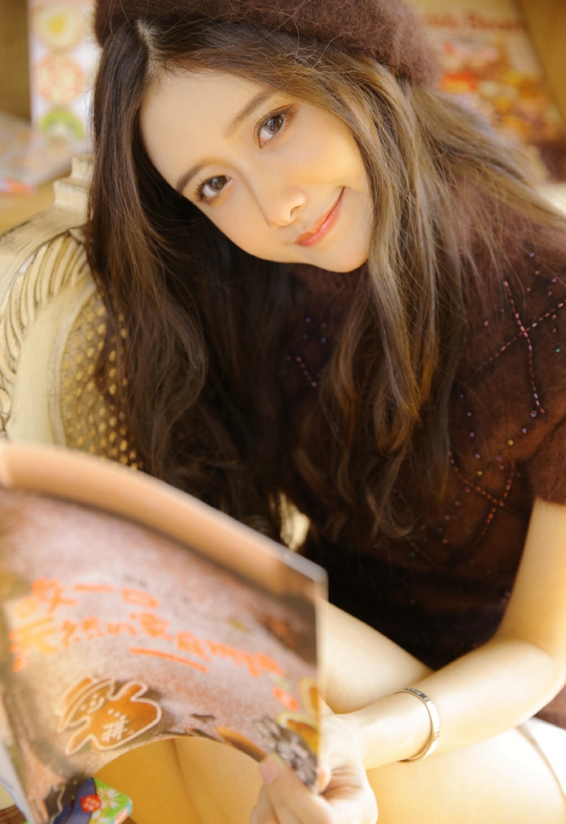 大长腿小姐姐长发披肩私房写真  第4张