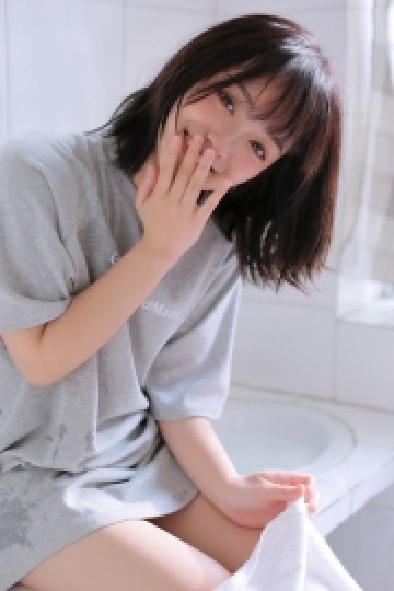 甜美可人的邻家姐姐俏皮短发清纯唯美个性写真