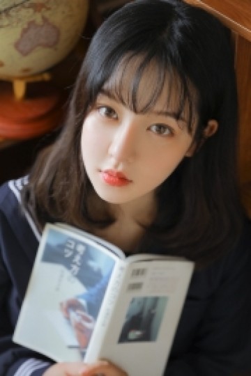 白嫩俏皮的学生服妹子明眸皓齿清纯唯美私房照