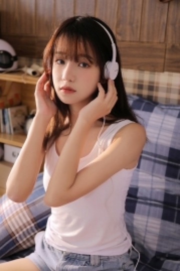 00后粉嫩小女生娇躯柔若无骨唯美艺术写真