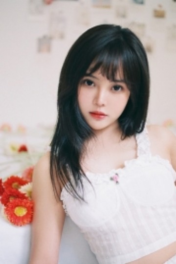 细腰妹妹吊带热裤性感私人拍摄