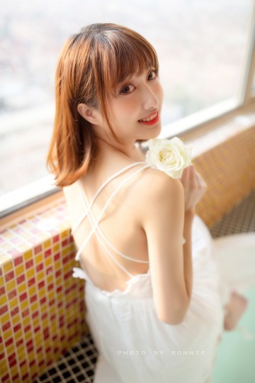 翘臀美女美背酥胸火辣性感写真
