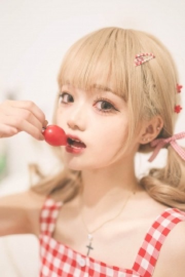 金发萝莉可爱萌白酱清纯图片