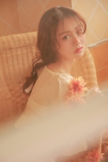 倾城佳人回眸一笑百媚生清纯写真