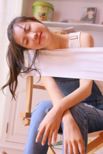 背带裤鬼马少女俏皮高马尾美女套图