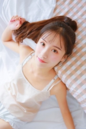 邻家小妹温柔无害清纯可人私房照