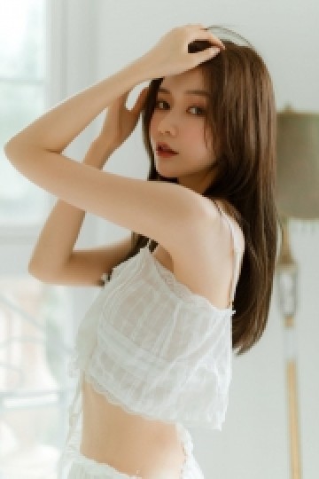 蛇腰美女身材火辣迷人写真