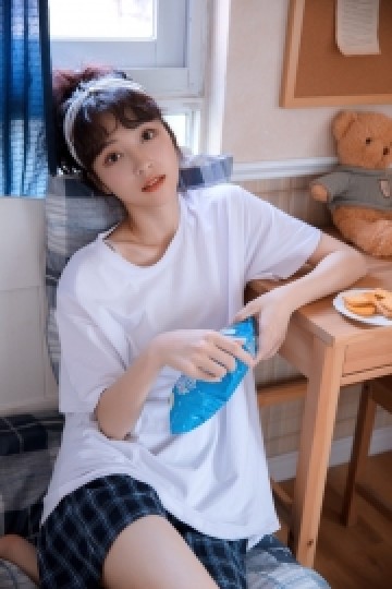 邻家小妹甜美可人私房写真集