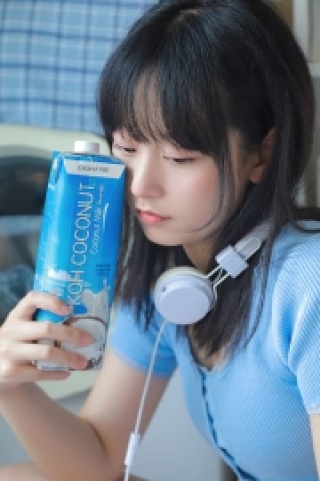 细腰小美人顾盼生姿唯美艺术照