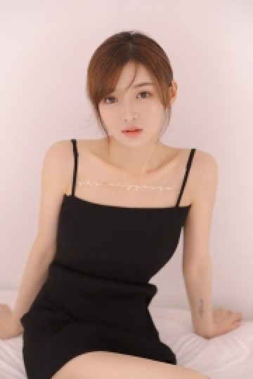 锁骨精致的极品美人性感美女图片