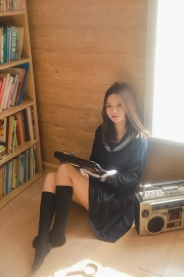 阳光美女黑丝jk制服女生照片