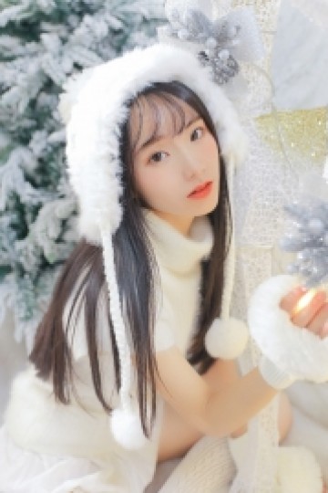 毛衣美女白丝美腿室内个人写真