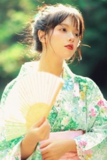 漂亮和服美女红唇雪肤户外写真
