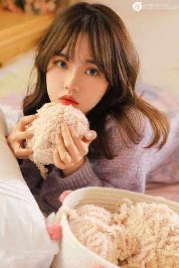 纯情少女细长美腿室内个人写真