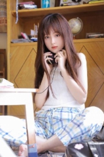 睡衣美女黑长直发清纯动人写真