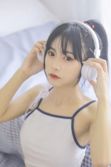 白嫩肌肤美女小蛮腰大长腿写真