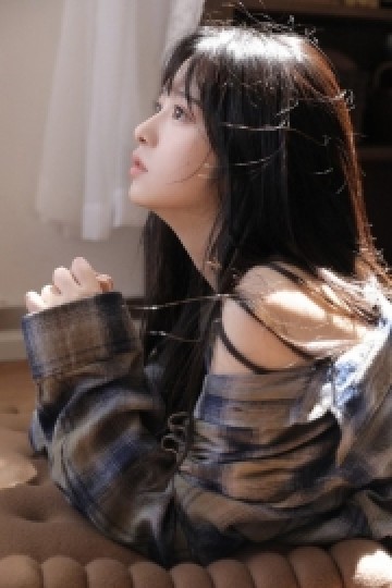 衬衫美女修长美腿香肩诱惑写真