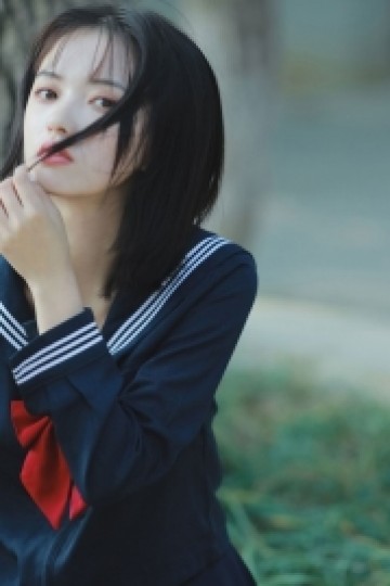 清纯美女校花学生制服户外写真